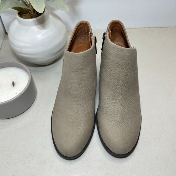 Lucky Brand Bellita Leather Heeled Ankle Booties Side Zip Taupe Womens US 6 NWOB - Picture 3 of 12